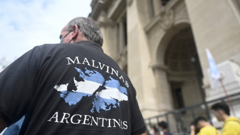 Ni Malvinas se salva de la motosierra: Este año no habrá desfile del 2 de Abril en Buenos Aires Ni Malvinas se salva de la motosierra: Este año no habrá desfile del 2 de Abril en Buenos Aires