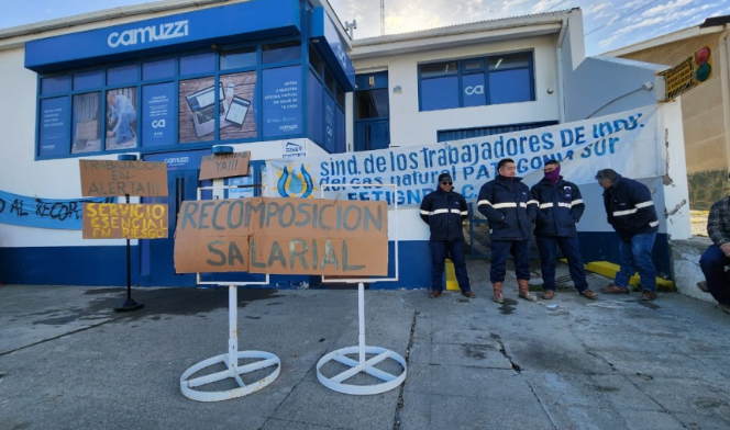 Asamblea: Trabajadores de Camuzzi Río Grande reclamaron una recomposición salarial Asamblea: Trabajadores de Camuzzi Río Grande reclamaron una recomposición salarial