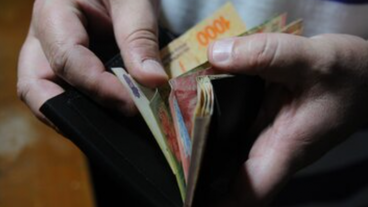 Preocupante: Aseguran que Argentina tiene el salario mínimo en dólares más bajo de la región