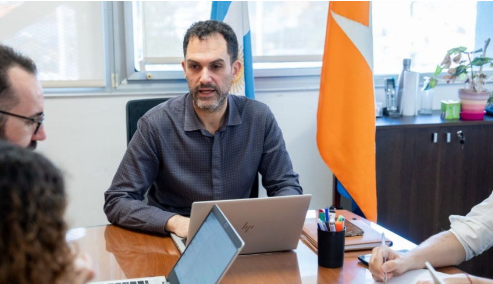 SUTEF: El ministro de Economía recibirá a los docentes para tratar un “plan de desendeudamiento” SUTEF: El ministro de Economía recibirá a los docentes para tratar un “plan de desendeudamiento”
