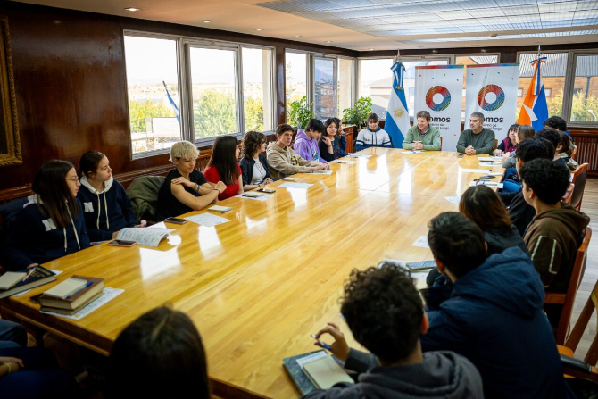 Melella se reunió con estudiantes de Ushuaia y Tolhuin
