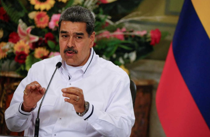 Insólitas declaraciones: Maduro denunció que Maradona fue asesinado