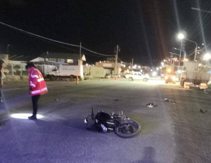Ushuaia» Chocan a una moto que transitaba de forma imprudente Ushuaia» Chocan a una moto que transitaba de forma imprudente
