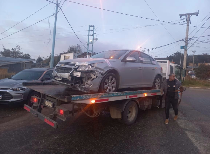 Ushuaia : Persona alcoholizada protagonizó un nuevo siniestro vehicular Ushuaia : Persona alcoholizada protagonizó un nuevo siniestro vehicular