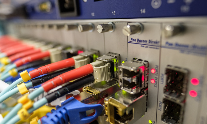 Casi 24 horas sin internet: Se restablecieron los servicios de comunicación, tras el corte por la fibra óptica