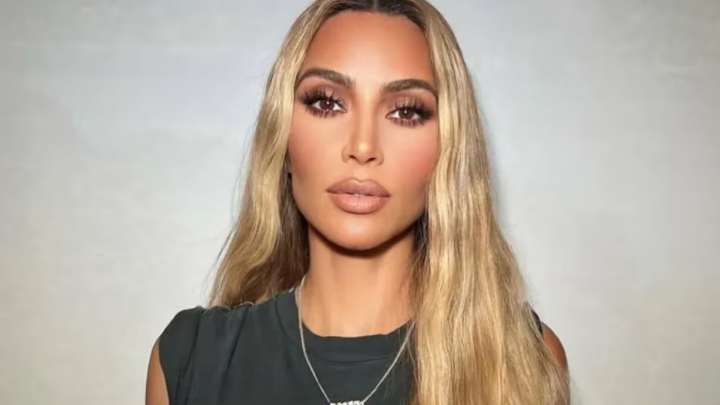 Arrasadora: Kim Kardashian mostró cuáles son las microbikinis para el verano europeo