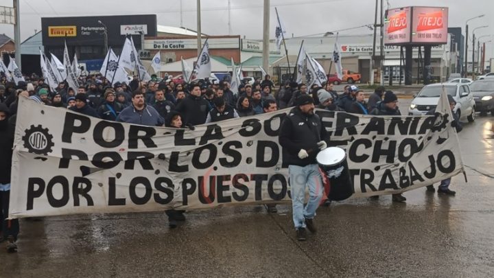 Concentraron en San Martín y Belgrano/ La UOM marchó y paró en contra de la sanción de la Ley Bases