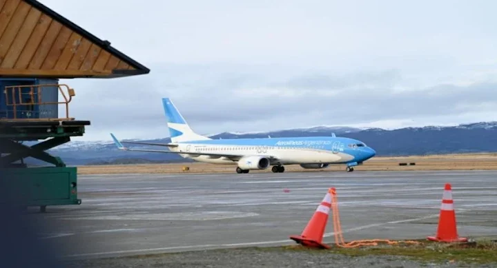 Aerolíneas prepara un aumento del 15 al 30% en tarifas de cabotaje