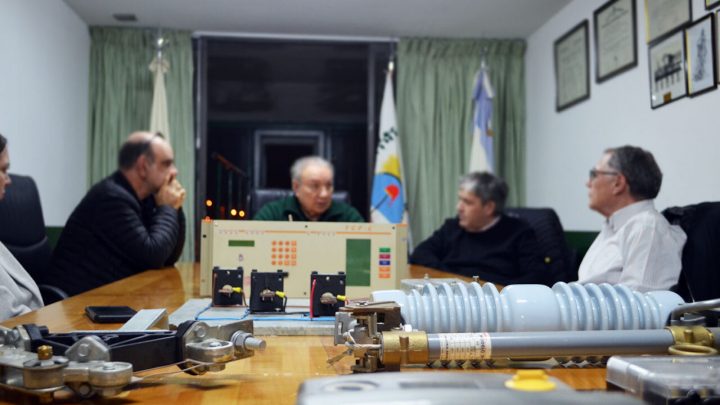 Entrega de equipos: La UTN y la Cooperativa Eléctrica de Río Grande refuerzan su alianza de cooperación