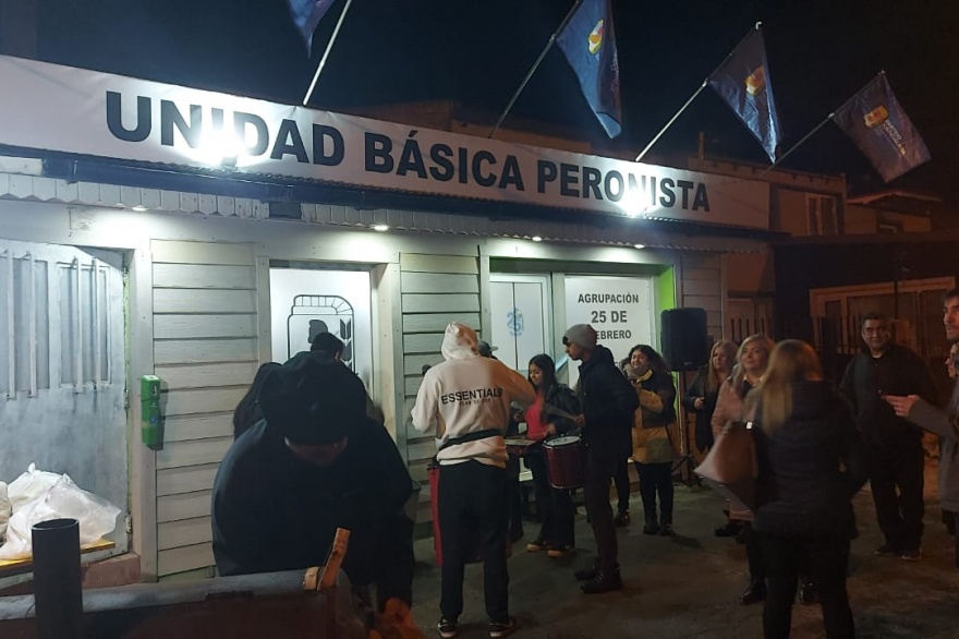 Con la presencia de Walter Vuoto, el Concejal Walter Abregu inaugura nueva Unidad Básica del PJ en Río Grande Con la presencia de Walter Vuoto, el Concejal Walter Abregu inaugura nueva Unidad Básica del PJ en Río Grande