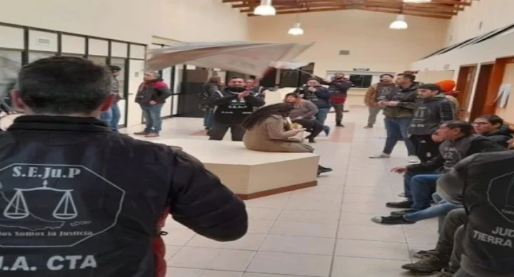 Hoy paro de judiciales en TDF