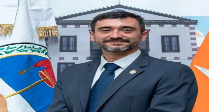 Las declaraciones de Melella son sarasa y no resuelven los problemas de luz, ni agua