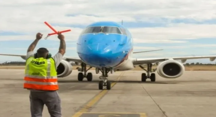 Gremio de aeronáuticos anunció paro en vuelos naciones e internacionales durante 18 dias