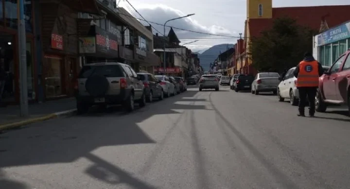 Intendente Vuoto veta ordenanza que prohibía tránsito de colectivos turísticos en el centro de Ushuaia
