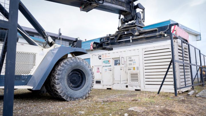 Llegaron 3 de los 7 generadores eléctricos que suplementarán a los ya instalados