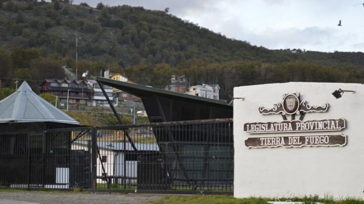 Legislatura: Ven der Thusen expresó su indignación por la suspensión de la sesión