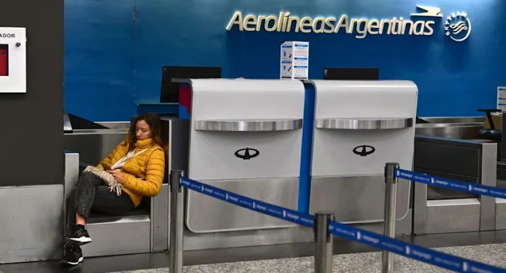 Sindicatos aeronáuticos definen nuevas medidas de fuerza en Aerolíneas Argentinas
