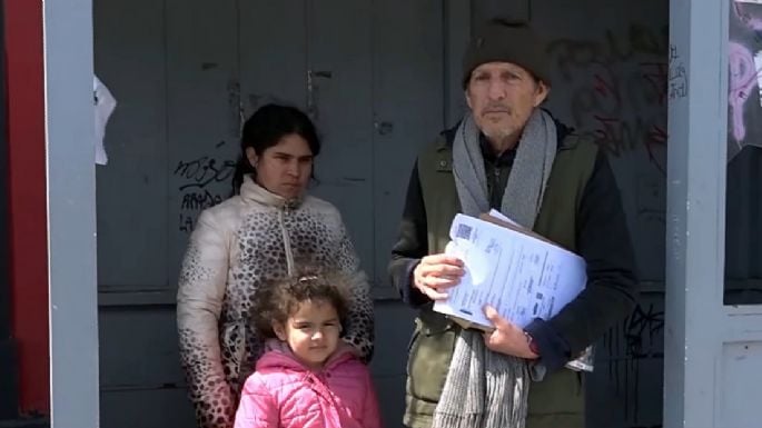 Una familia está por ser desalojada en Río Grande y piden ayuda para regresar a su provincia.