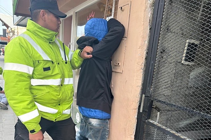 Rio Grande: Detienen a sujeto que dañó el ingreso de una casa Rio Grande: Detienen a sujeto que dañó el ingreso de una casa