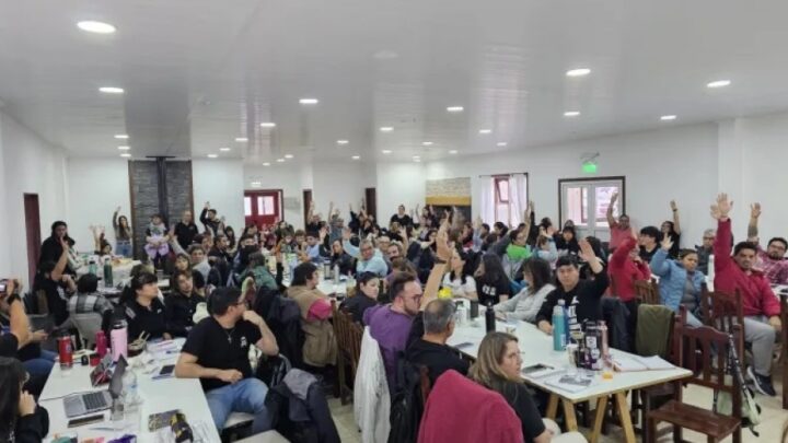 El gobierno llegó a un acuerdo salarial con los docentes