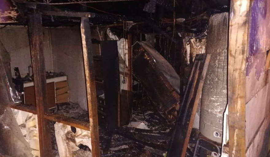 INCENDIO EN EL BARRIO ESCONDIDO CON UNA MASCOTA AFECTADA INCENDIO EN EL BARRIO ESCONDIDO CON UNA MASCOTA AFECTADA