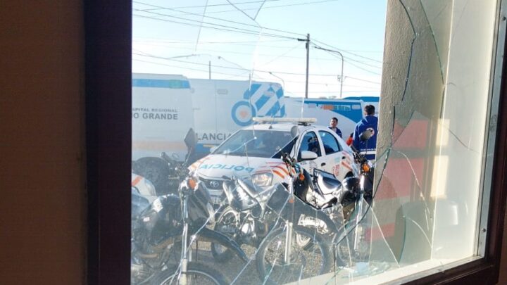 Sujeto aprehendido tras romper el panel vidriado del Hospital Regional Río Grande