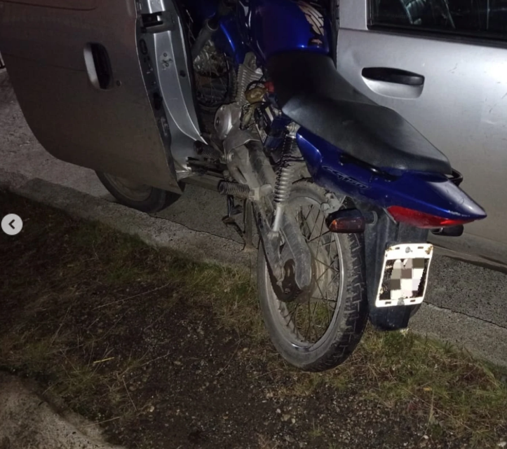 Rio Grande: Tres sujetos fueron sorprendidos mientras robaban una moto Rio Grande: Tres sujetos fueron sorprendidos mientras robaban una moto