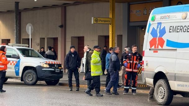 Un menor atropelló a una mujer en el centro de Ushuaia, la trasladaron al hospital