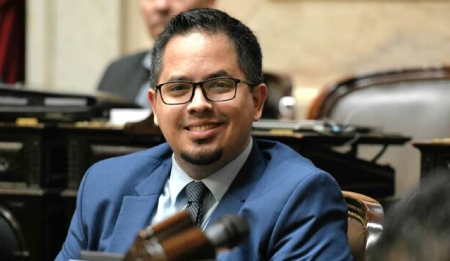 19.426 empleados, 340% de aumento y un mensaje directo: Pauli apuntó contra Melella y la “casta fueguina” 19.426 empleados, 340% de aumento y un mensaje directo: Pauli apuntó contra Melella y la “casta fueguina”
