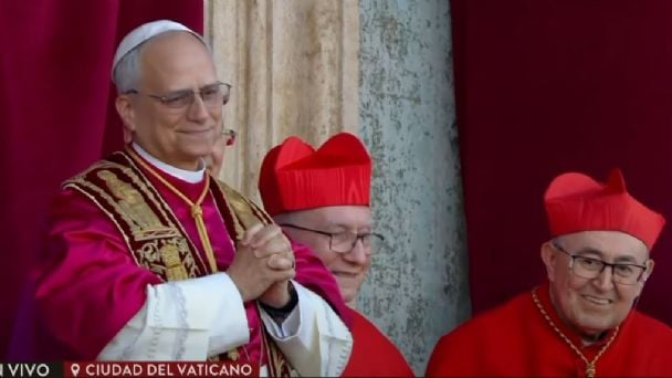 EL NUEVO PAPA «LATINO» SALUDÓ EN PERFECTO ESPAÑOL, AGRADECIO A FRANCISCO Y PIDIO «POR LA PAZ MUNDIAL» EL NUEVO PAPA «LATINO» SALUDÓ EN PERFECTO ESPAÑOL, AGRADECIO A FRANCISCO Y PIDIO «POR LA PAZ MUNDIAL»