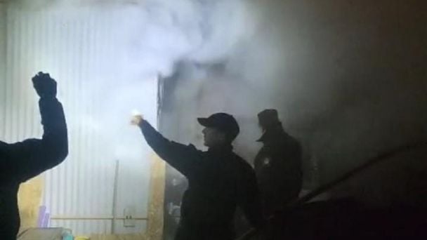 Asistieron a mujer descompensada en Río Grande tras incendio intencional en una vivienda Asistieron a mujer descompensada en Río Grande tras incendio intencional en una vivienda