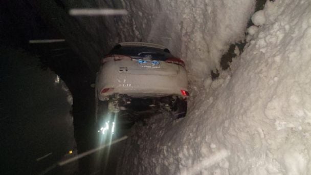 Despiste y semivuelco de un automóvil en Ruta 3, localizaron a los ocupantes en Rancho Hambre Despiste y semivuelco de un automóvil en Ruta 3, localizaron a los ocupantes en Rancho Hambre