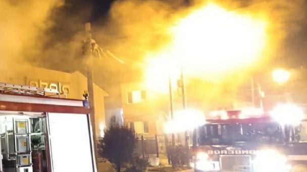 Incendio de proporciones en una vivienda de Río Grande, una mujer fue asistida Incendio de proporciones en una vivienda de Río Grande, una mujer fue asistida