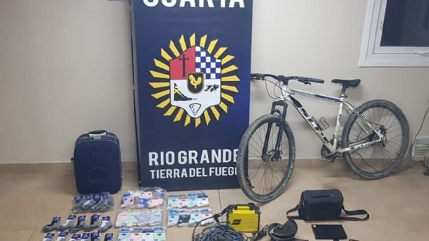 La policía recuperó una cantidad de elementos robados de una vivienda de Río Grande La policía recuperó una cantidad de elementos robados de una vivienda de Río Grande