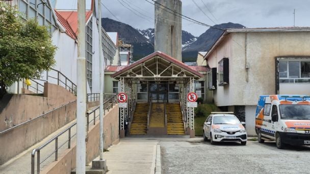 Un hombre falleció en Ushuaia y una mujer quedó internada en el HRU