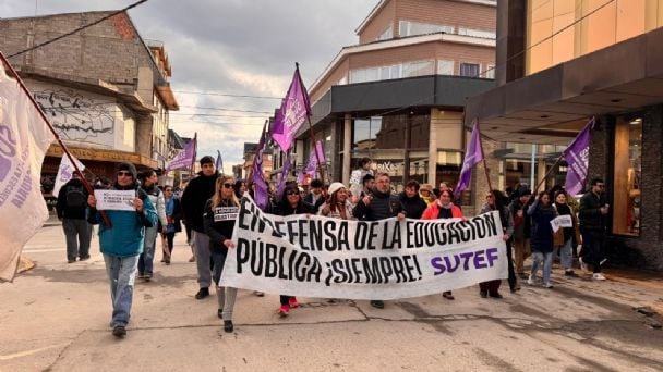 Sorpresivo paro docente en Tierra del Fuego «en defensa de OSEF»
