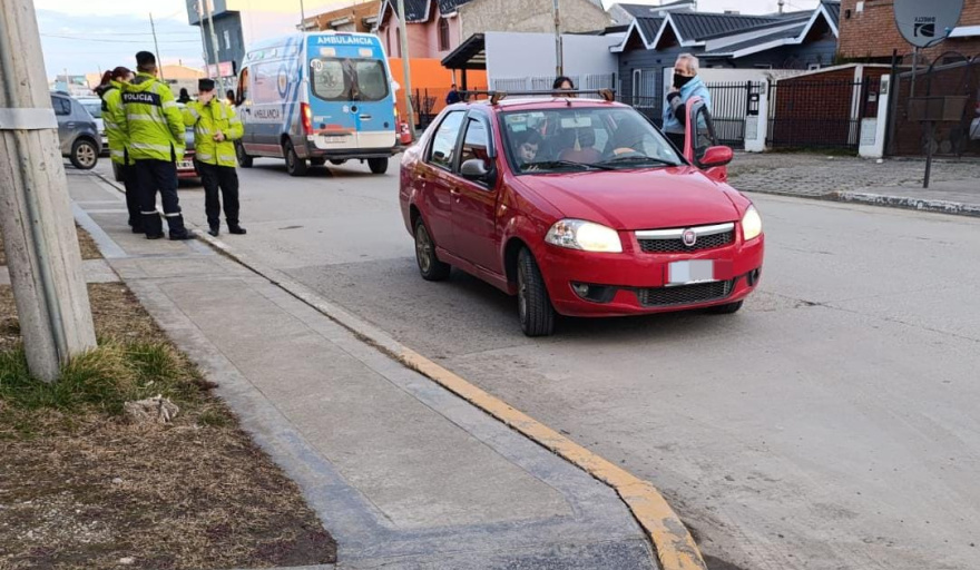 ADOLESCENTE FUE ATROPELLADA POR UN FIAT SIENA ADOLESCENTE FUE ATROPELLADA POR UN FIAT SIENA