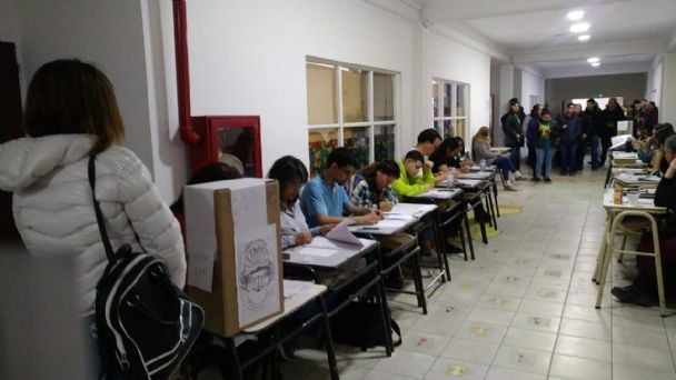 CASI $400 MIL MILLONES LE COSTARÁ AL PUEBLO ARGENTINO LAS ELECCIONES LEGISLATIVAS 2025 CASI $400 MIL MILLONES LE COSTARÁ AL PUEBLO ARGENTINO LAS ELECCIONES LEGISLATIVAS 2025