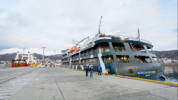 Ushuaia le da la bienvenida al Magellan Explorer