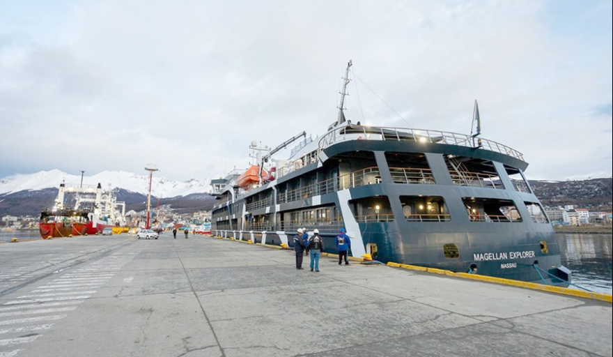 Ushuaia le da la bienvenida al Magellan Explorer