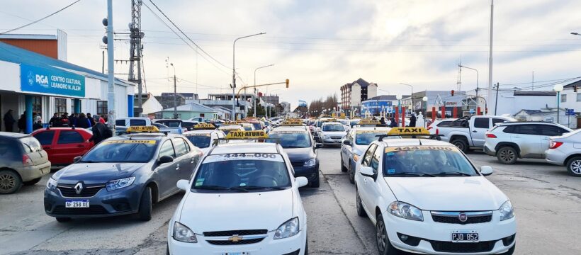 Taxistas piden ahora que se legisle un marco normativo para el transporte de plataformas tipo Uber