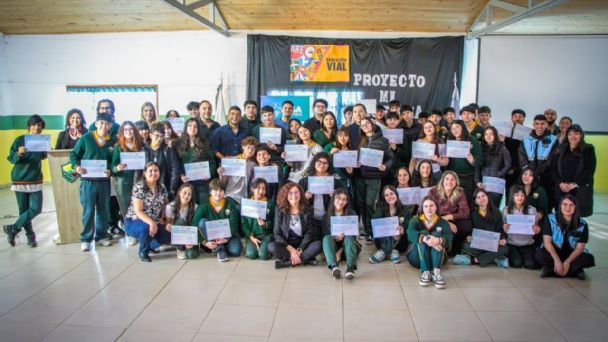 ESTUDIANTES DE EPEIM COMPLETARON EL CURSO TEÓRICO PARA OBTENER SU PRIMERA LICENCIA DE CONDUCIR