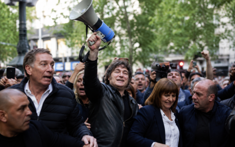 Milei redobla la motosierra: ratifica el ajuste y desafía la presión de las protestas