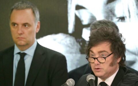 Milei afirma que no removerá a Adorni: el trasfondo de la decisión y el miedo de los ministros a alzar la voz