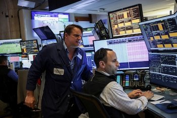 El riesgo país cayó al nivel más bajo desde la llegada de Milei al poder tras el anuncio del nuevo programa financiero