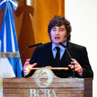 Tras el Mundial, el Gobierno renueva su equipo, pero mantiene intacto el rumbo político y económico