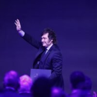 El oficialismo aprovecha el efecto Malvinas y acelera las negociaciones para aprobar la reforma electoral